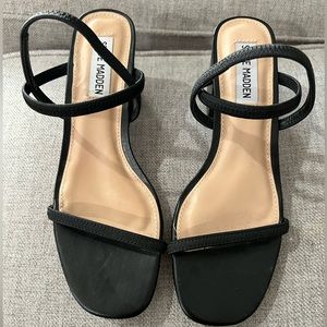 INESSA Steve Madden Block Heel